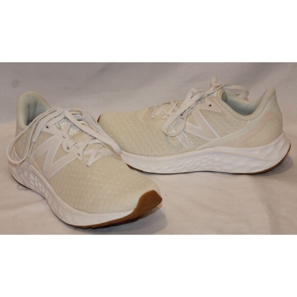 New Balance Fresh Foam Women's Arishi v4 SZ 6.5 BEIGE NIB - Picture 2 of 6